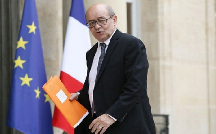 Le ministre des Affaires étrangères français Jean-Yves Le Drian en visite lundi en Algérie