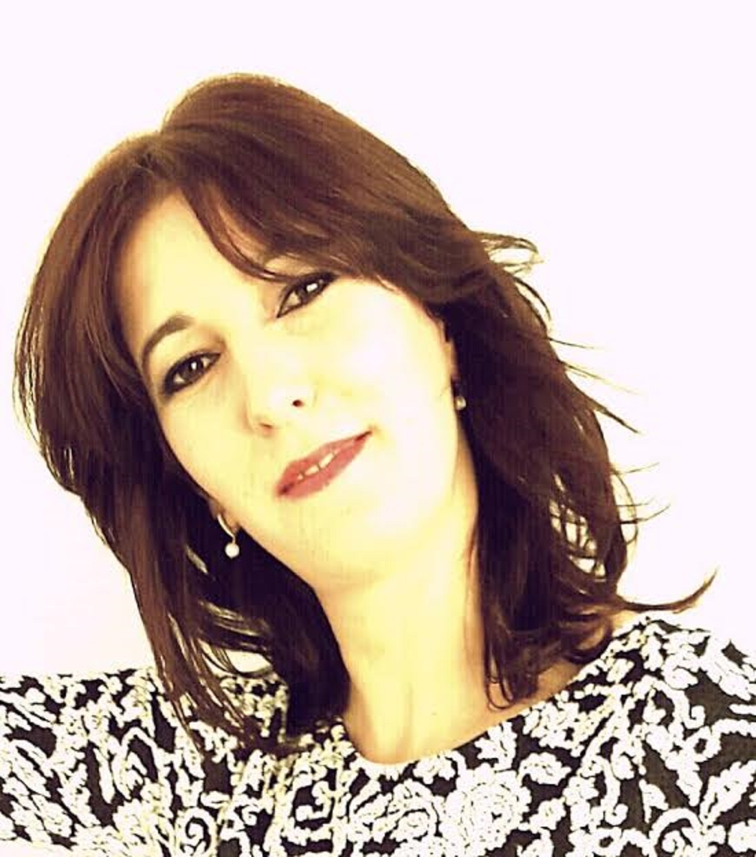 Roman Tacharaftou Birahilik de Faïrouz Recham: Les malheurs de Fatma-Zohra, victime de la terreur et de la société