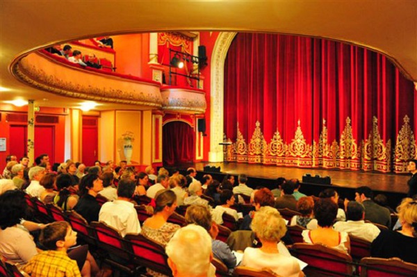 Journées nationales de théâtre à Skikda: « Kaassek ya Socrate » remporte le Medjoubi d&rsquo;or