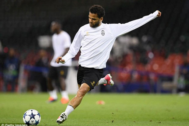 Juventus : Dani Alves officialise son départ et s’excuse