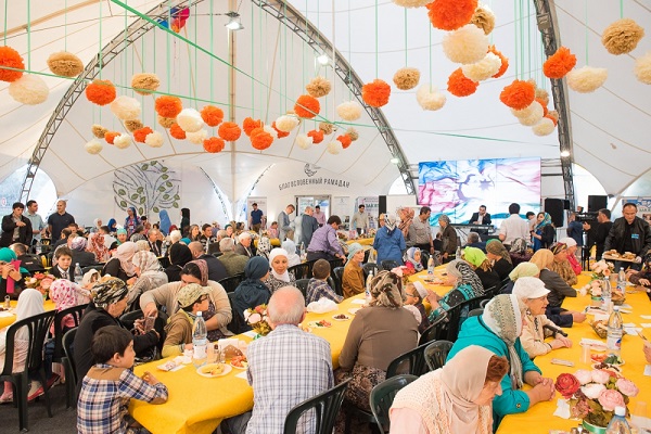 Ramadan: Chaleur et ambiance algériennes lors d’un Iftar à Moscou