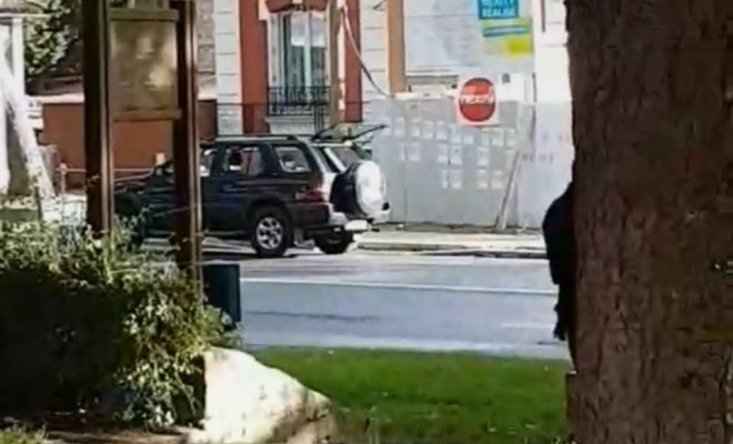 France : Un homme tente de foncer dans la foule devant une mosquée