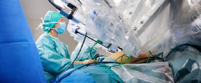 L’EHU d’Oran compte s’investir dans la chirurgie assistée par robot