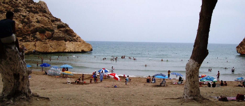 MOSTAGANEM :les Sablettes, une plage encombrée de déchets