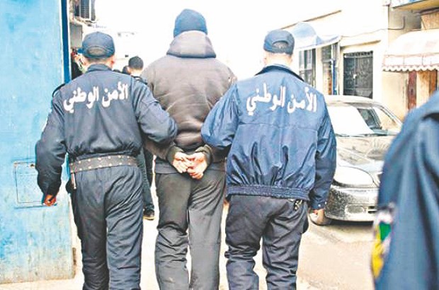 Il agressait les citoyens avec sabres et couteaux: Le gang encagoulé neutralisé