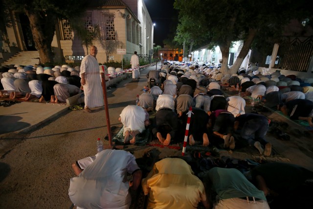 Mostaganem: L’imam de Sirat se fait tabasser devant sa mosquée