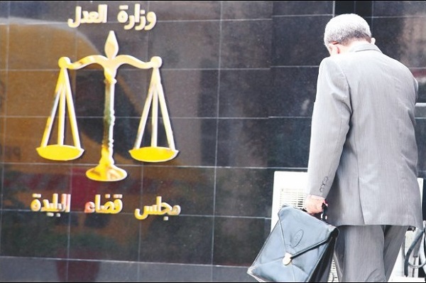 Blida: 10 ans de prison contre un dealer pour avoir tenté de tuer un policier