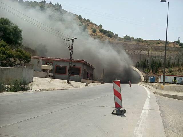 Bouira: Une voiture prend feu dans un tunnel