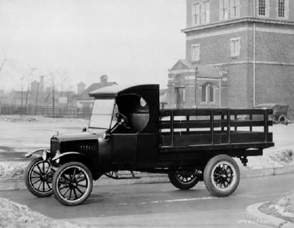 Histoire automobile : Il y a 100 ans, Ford lançait le Ford TT, pionnier des utilitaires