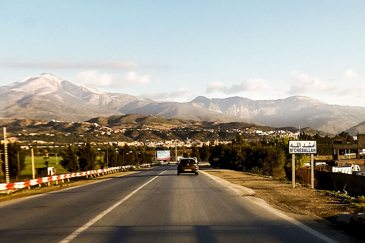 Pour cause de pénurie récurrente d’eau potable: Des villageois ferment le siège de la daïra de M’chédallah