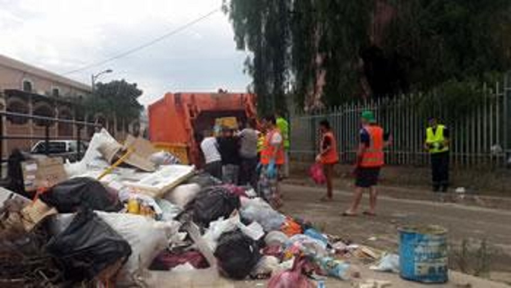 Alors que la grève partielle des éboueurs dure depuis plus  de 20 jours à El kseur: Les associations passent à l&rsquo;acte