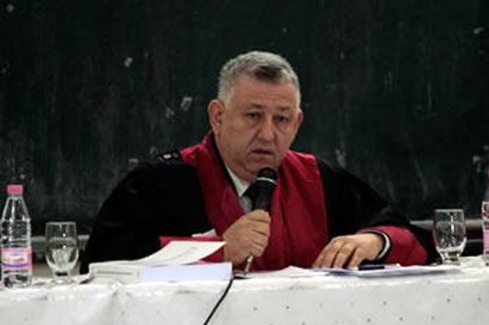 Le chef du service cardiologie à l’hôpital Nefissa Hamoud, a accordé une interview à la revue LA-FACULTE.NET: Le professeur Djamel-Eddine Nibouche à coeur ouvert