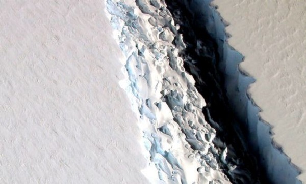 Un iceberg géant de 6.600 km2 sur le point de se détacher en Antarctique