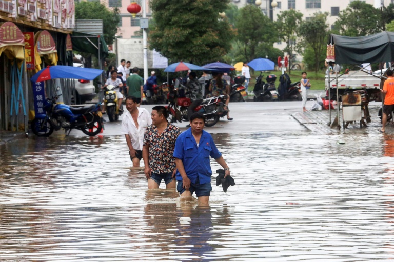 Plus de 750 morts dans les inondations en Asie du Sud