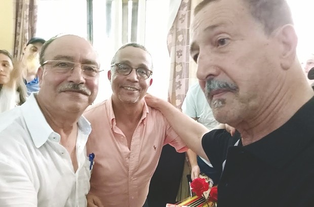 À l&rsquo;occasion d&rsquo;émouvantes retrouvailles à la librairie Cheikh-Multilivres de Tizi-Ouzou: Quand Khadra rencontre Aït Menguellet