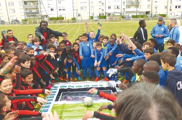 Programme “Le football pour l’amitié” à Saint-Pétersbourg: Deux adolescents algériens y participent