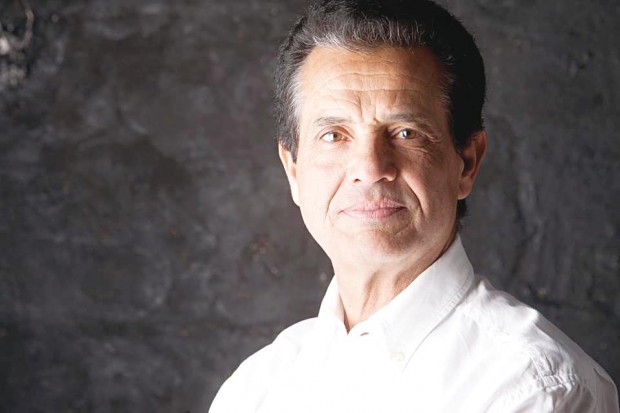 Farid Ferragui honoré par le Musée régional du moudjahid, pour avoir chanté la gloire des héros de la guerre de libération nationale