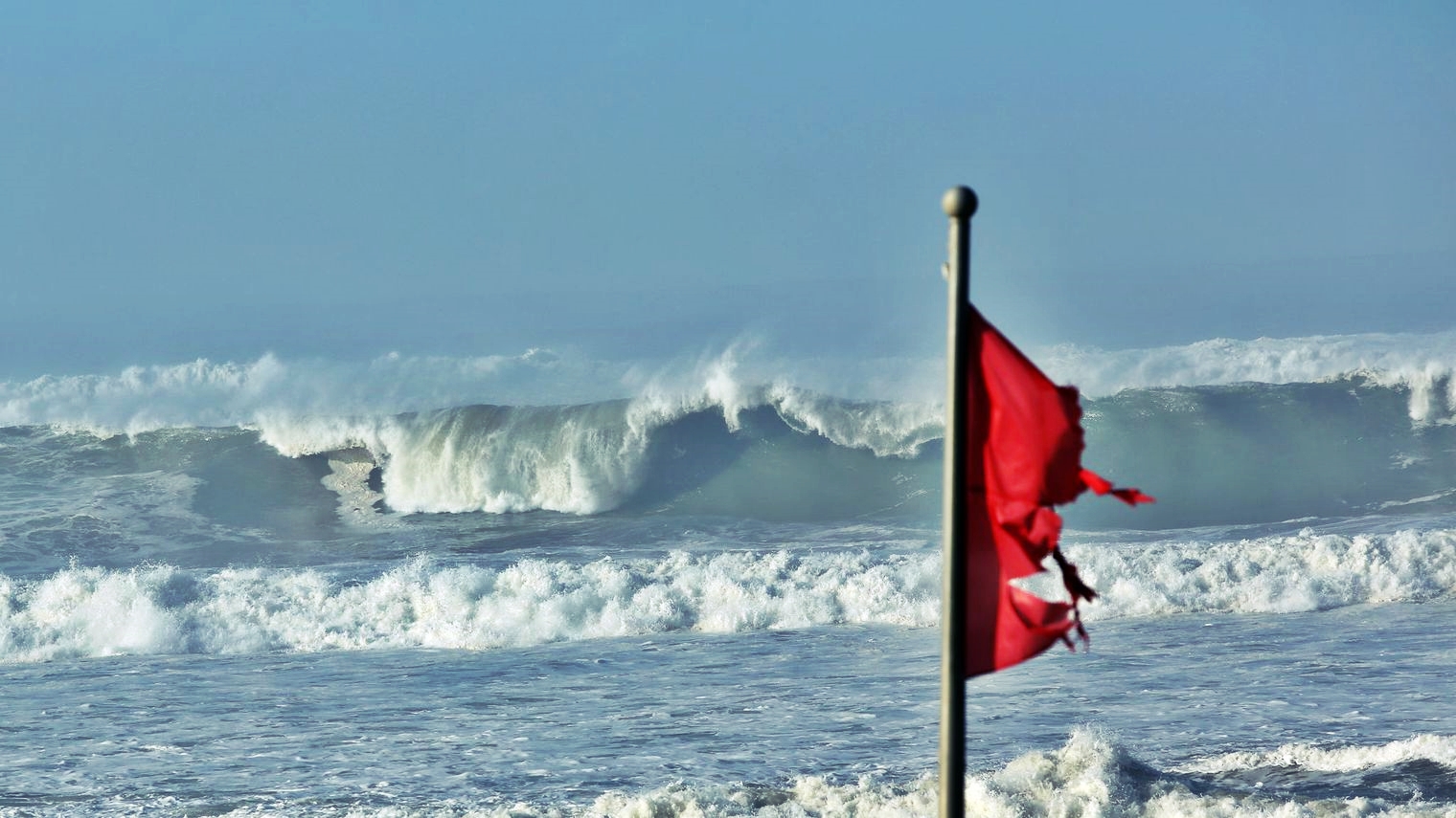Fait-on attention aux drapeaux qui flottent dans les plages ?