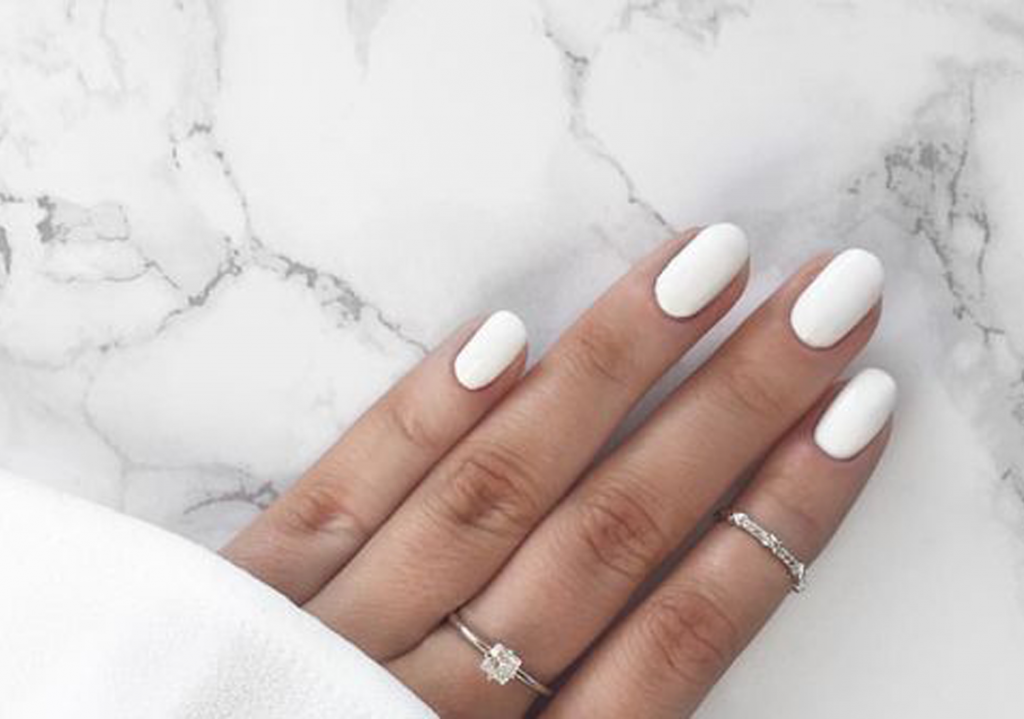 Le blanc: La couleur indémodable pour nos ongles!