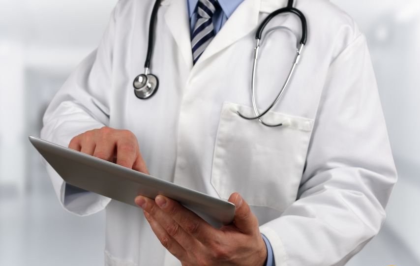 Algérie : plus de 80.000 praticiens de la santé recensés en 2015