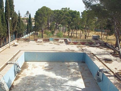 Plus de trente ans pour la construction d’une piscine ! Le chantier ne sera pas livré avant longtemps