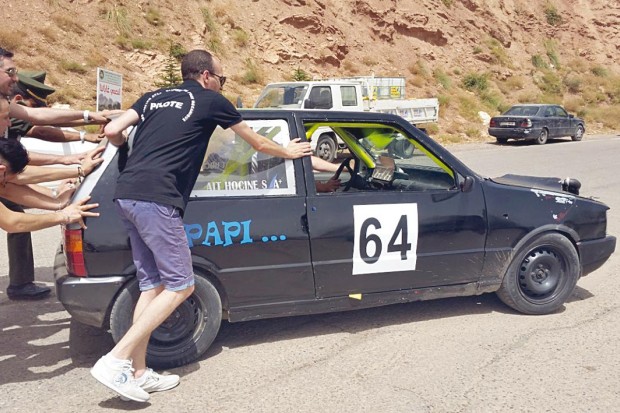 Rallye spécial montagne (1) Des participants tombent en panne mécanique