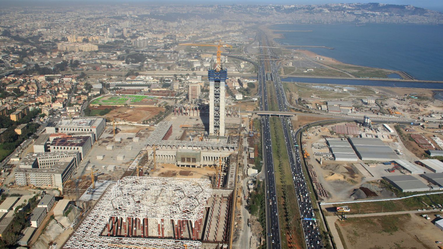 62 mises en demeure adressées aux entreprises: 10 milliards de dollars pour des chantiers à l’arrêt !