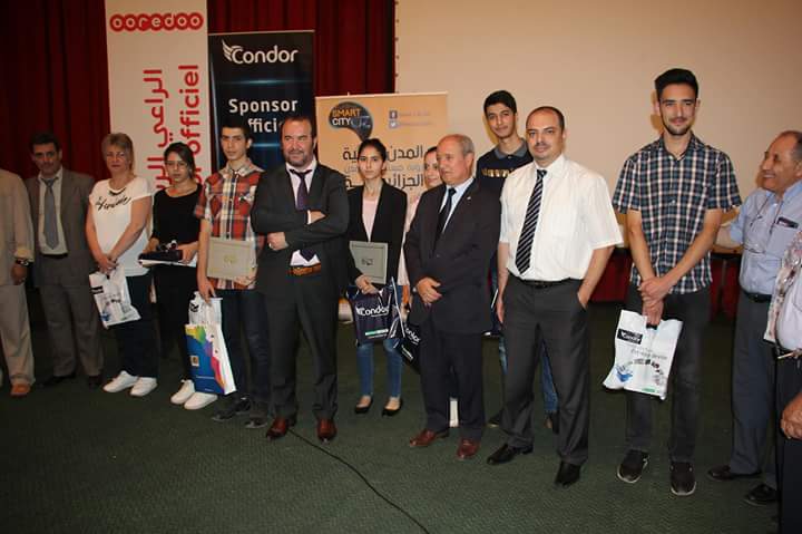 Tout en participant aux Open Days de l’USTHB « Condor Electronics » récompense les meilleurs étudiants