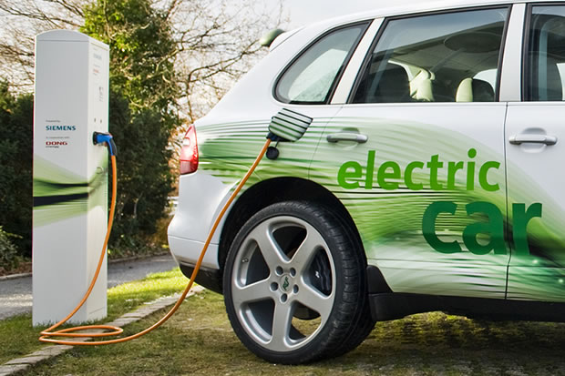 Fin de vente des voitures Essence et Diesel dès 2040 : le Royaume-Uni rejoint la France