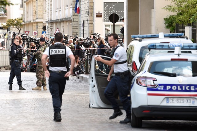 France : une voiture fonce sur des militaires