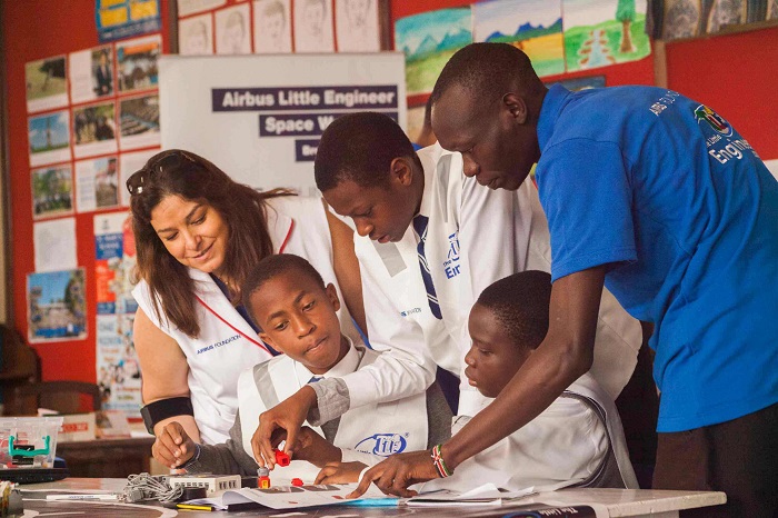 La Fondation Airbus étend son programme de développement des jeunes à l’Afrique