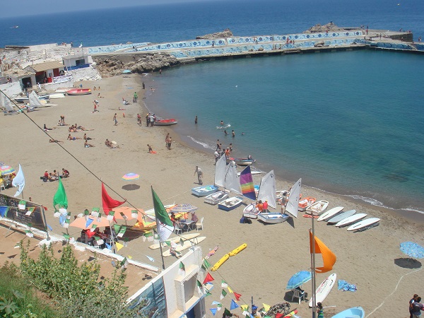 Ces Algérois ayant opté pour des vacances à moindre frais: Un été à Franco