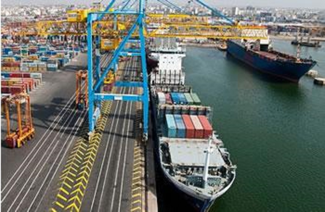 Le port-centre, cet autre mégaprojet: Un hub maritime en Méditerranée