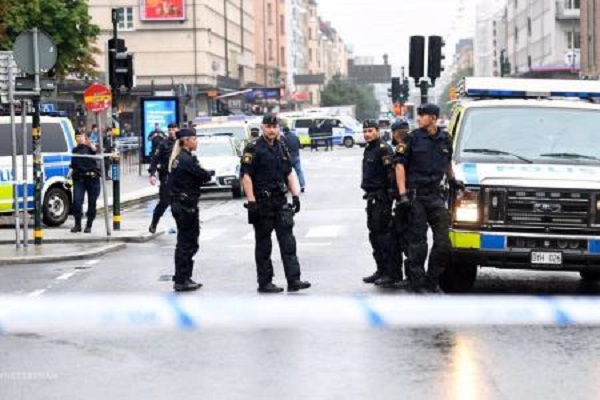 Un policier poignardé dans le centre de Stockholm, un suspect arrêté