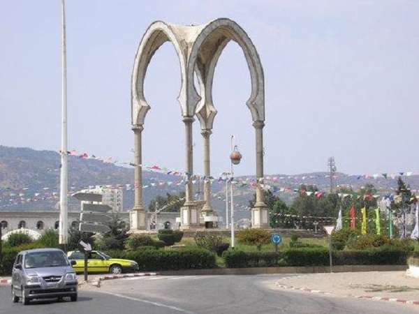 Annaba – Elle s’occupe de ses deux frères avec sa bourse: L’appel de détresse d’une jeune étudiante