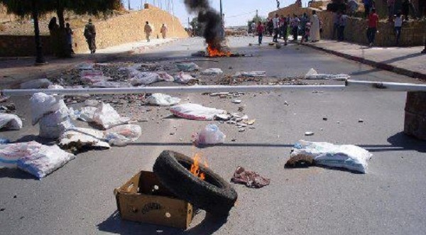Tiaret : Les habitants de la cité » 80 lgts » coupent la route