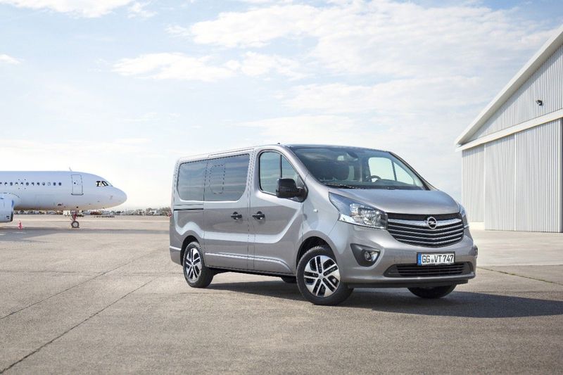 Salon de Frankfurt 2017 : Opel dévoile les grands vans Opel Vivaro Tourer et Combi+