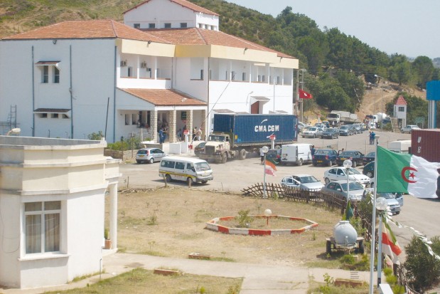 El-Tarf: 120 000 voyageurs ont transité par le poste-frontière d’Oum Teboul