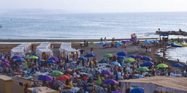 Vente de produits de large consommation durant la saison estivale: Démantèlement des baraques illicites sur les plages