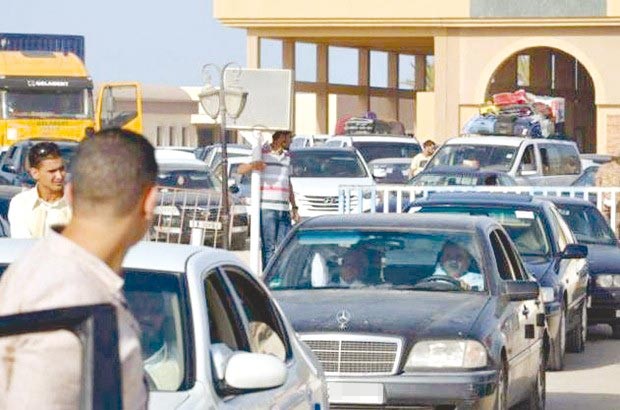 Postes-frontiéres d’Oum Teboul et El-Ayoun: Les Algériens en Tunisie pour le tourisme, les Tunisiens en Algérie pour le mazout