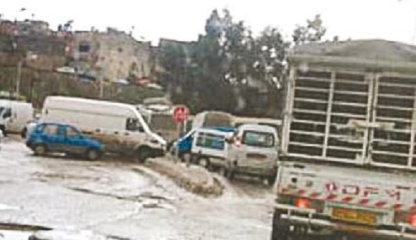 À cause d’un réseau d’assainissement détérioré à Tizi ouzou: Les résidents du lotissement Bouaziz ferment la rue Khodja-Khaled