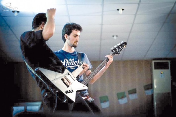 Zaki Bouabdallah, guitariste des groupes Sharaeen et White Wolf: “Nous voulons redorer le blason du métal en Algérie”