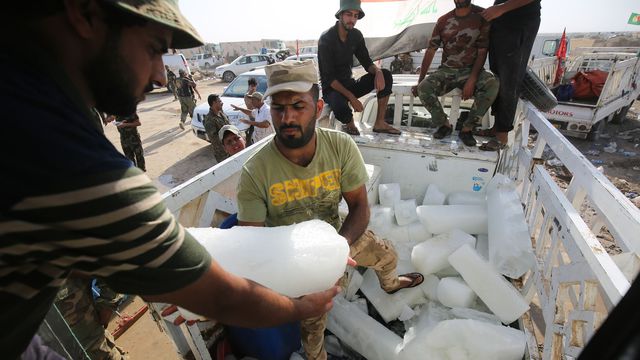 Irak : Au front de Tal Afar, des pains de glace pour faire retomber la fièvre des combats