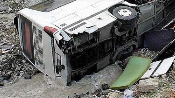 Egypte: 14 morts après la chute d’un bus depuis un pont