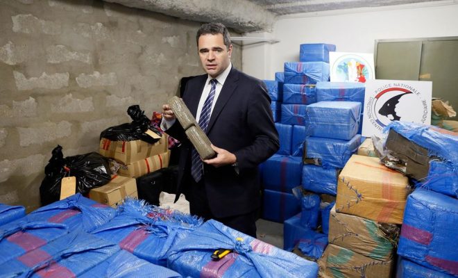 France: l’ex-patron de la lutte antidrogue inculpé pour trafic de stupéfiants