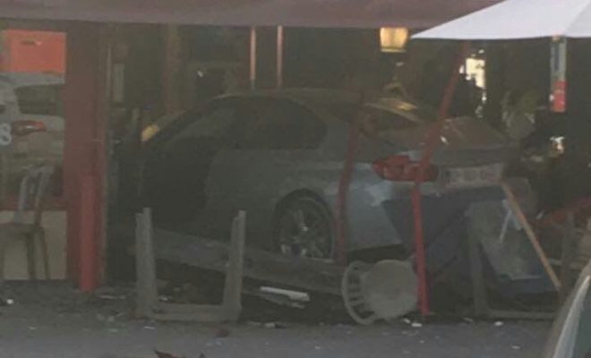 France : une voiture fonce intentionnellement dans une pizzeria, au moins un mort