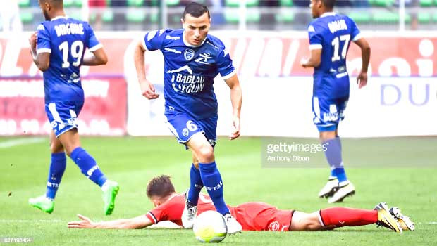 Azamoum : « Je vais tout faire pour mériter les égards du coach Alcaraz »