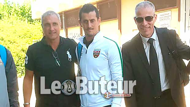 MCA / Casoni présent au stade: «Il y a de bons joueurs mais il existe un gros déficit sur le plan tactique»