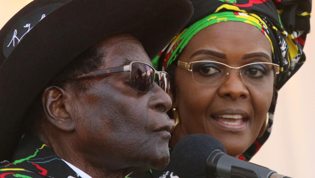 Afrique du Sud: L’épouse de Robert Mugabe, soupçonnée d’agression, s’est rendue à la police
