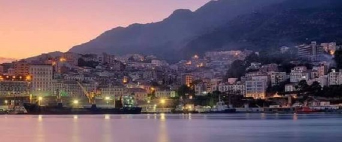 Le café littéraire de Bejaïa refuse d&rsquo;introduire une autorisation pour recevoir Saïd Saadi et maintient son activité